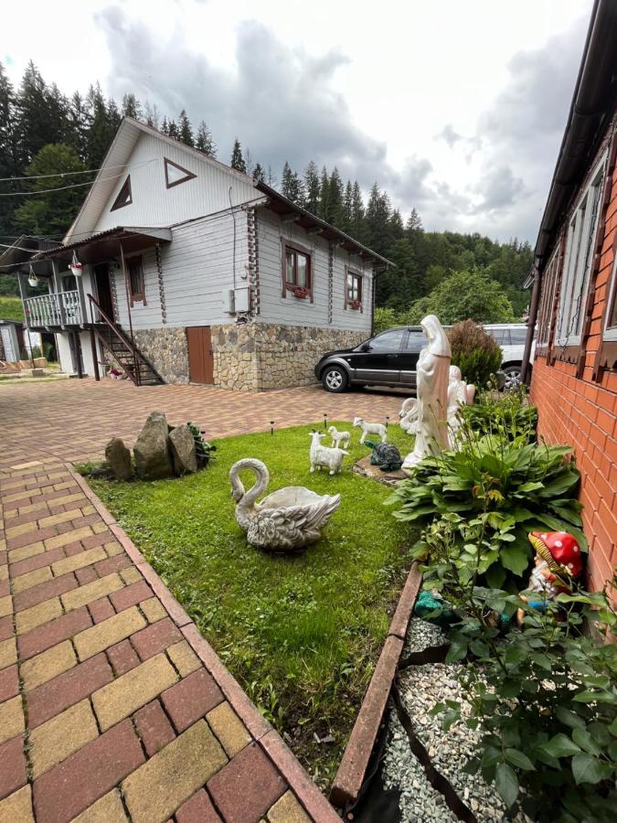Sadyba Dana Татарив Екстериор снимка